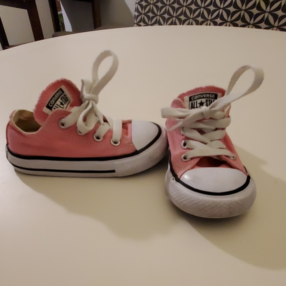 Pink converse size 6c
